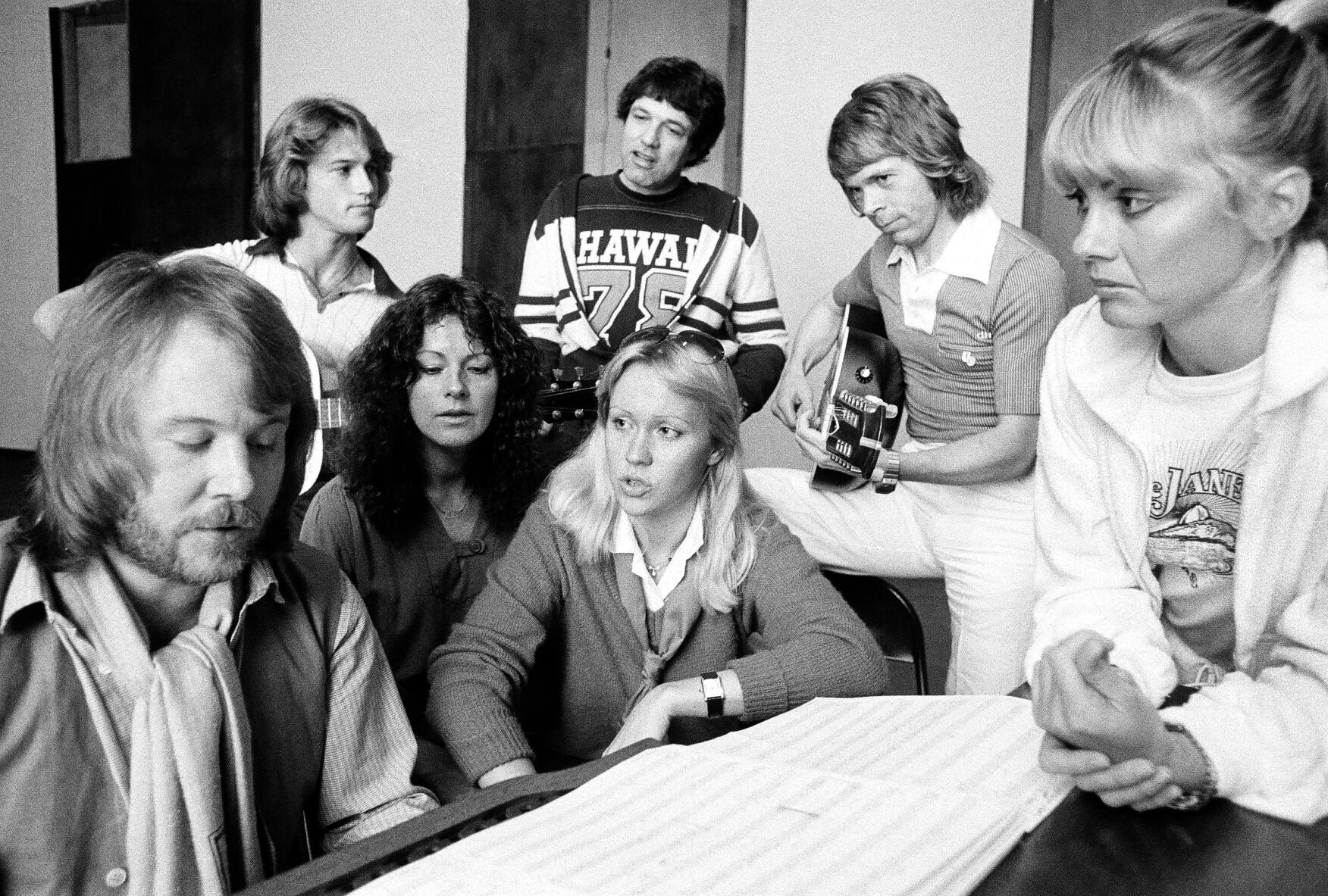 Olivia Newton-John, Andy Gibb, Agnetha Fältskog, Anna Faltskog, Björn Ulvaeus, Benny Andersson, Anni-Frid Lyngstad, Frida Lyngstad